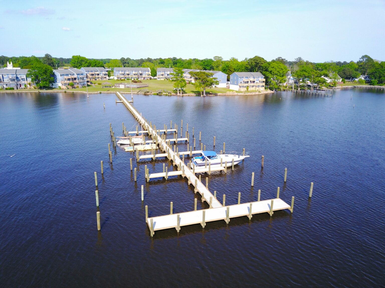 dock with multiple boat slips, Bobby Cahoon Marine Construction